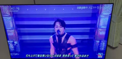 【衝撃】韓国人「もうすぐ還暦の日本の歌手、地上波に出てきた姿がこれ」