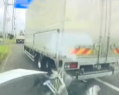 【動画】私の車で彼氏が事故をしましたドライブレコーダー。