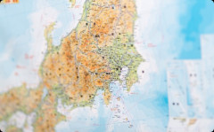 某地図アプリ上では家の敷地が道路のように写ってる。なので知らない車がよく入ってくるんだけど・・・