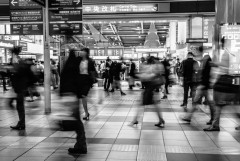 レスがつらいのに夫はウワキを見せつけてくるから気が狂いそうだった。そんな時に優しくしてくれた男との過ち。　そして被害者から加害者になってから10年後の結果は……..