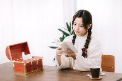 朝にピンポン鳴ったので長女が出てみたら「Bちゃんだ…」→Bママ「うちの子遊ばせようと思って…」私「Bちゃんって誰？ってか遊ぶ約束したの？」「これから出かけるんだけど…」→