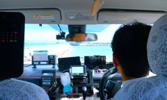 タクシー運転手は「おしゃべり」と「無口」どっちが稼げる？ →