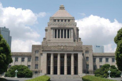 【悲報】一般人以下のゴミが政治を語ってなんか変わるの？