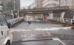 【悲報】秋葉原の高架下でトラックニキ逝く・・・