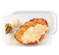 【悲報】チキン南蛮「チキンカツにタルタルかけただけです」←こいつ