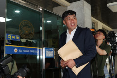 韓国人「脱走兵が国防長官？！」安圭伯国防長官に兵役逃れの疑惑が再燃し波紋