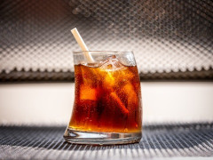 【画像】コーラに合う「和食」が存在しない件について・・・