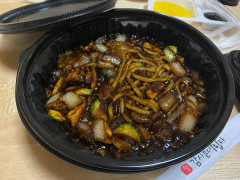 韓国人「最近チャジャン麺が食べられない」出前料理の容器が全て“黒いプラスチック”なのはなぜ？不気味な理由が判明
