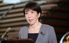 高市早苗さん「いやああああああああ！総理公邸にゴキブリが出たのおおおおおお」