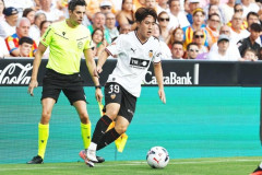 【朗報】佐藤龍之介、19歳でバレンシアで主力とか凄すぎるｗｗｗｗ
