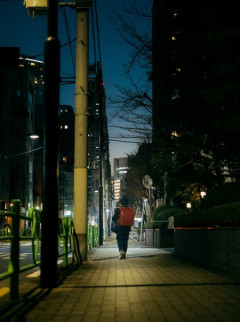 母親が娘のSNSを見て発覚　10代の小学生とカラオケボックスで性交　22歳大学生に執行猶予
