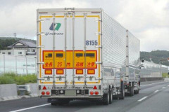 【悲報】トラックさん、自分が下がるのは許せない