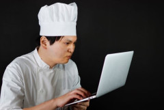 生成AIのグロ飯ポスター問題、「一般人が低スペックなBingのAIを使っているせいではないか」と推察される