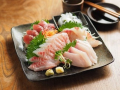 【画像】女体盛りって冷静に考えて衛生面終わってるよな