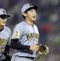 阪神・神宮　プロ初ホールド　リード時初登板も「いつも通り」七回途中から流れ断ち切る好投