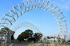福岡県議会元議長「3億円のモニュメントは将来評価される！」制作者の隅健吾「議長に感謝」