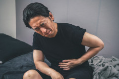 昨夜激辛麻婆豆腐を食べたワイ、腹痛でのたうち回る