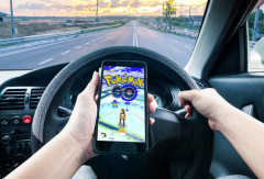 【ポケモンGO】「ながらスマホ」運転、自動検知・警告義務付け　31年から全新型車に