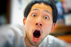 【悲報】彫り師YouTuberしげち氏、自宅に刺青3人組が侵入してしまう！！！！