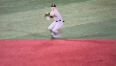 【悲報】巨人泉口、正面のショートゴロを内野安打にてしてしまう…