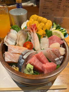 【画像あり】北海道で「1500円の海鮮丼」をご覧くださいｗｗｗｗｗ