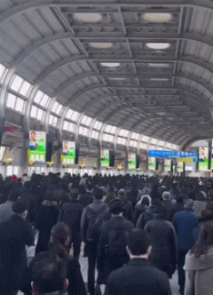 韓国人「これが本当に毎日の光景なのか…！」→日本の地下鉄駅で見せた驚異的な通勤ラッシュ動画に韓国人がびっくり仰天