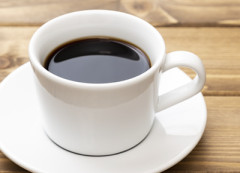 コーヒー飲んでるやつ、喉カラカラの時にコーヒー出されたらガブ飲みするんか？