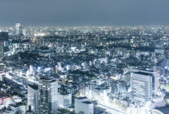 【悲報】東京さん、たった震度5でボロボロwwwwwwww