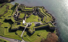 アイルランド「お前らの国にも外国勢力が作った建造物ってある？」