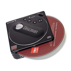 【困惑】英国の若者たちの間でCDが復活「ポータブルCDプレーヤーと有線ヘッドフォンでセンスをアピール」