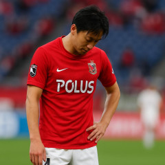 浦和レッズ、24年ぶり悪夢の開幕3連敗！ 曺貴裁新体制3戦で計11失点、降格圏の19位に   #サッカー |  ガラガラすぎで笑うわ