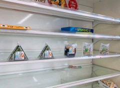 【朗報】コンビニおにぎり、ついに各社で値下げラッシュが始まる
