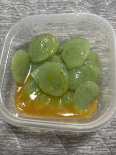 【悲報】ワイの夜飯、コンニャクの刺身www