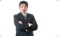 上司の頭が固すぎてイライラする。少しでも規定と違えば売らないなんて繰り返してたら商売は回らないと思うんだけどな・・・
