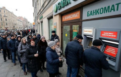 ロシア国民、銀行から預金引き出し増加傾向…戦費調達で個人預金凍結を懸念！