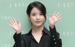 IUが耳管開放症悪化で公演中止、韓国では回復を願う声と政治姿勢への批判が交錯