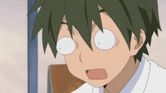 「近所のスーパーで黄色いアクエリアス売ってた！（写真ﾊﾟｼｬ」→マジでどうなってるのかよく分からない写真が爆誕！手が…うわあああ
