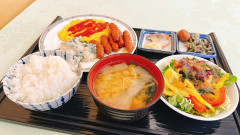 【画像】(ヽ´ん`)「ビジホの朝食バイキングでは腹がはち切れるほど食うのが鉄則」