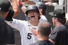 【朗報】村上宗隆、米人気司会者に贈った「漢字4文字」がガチでクールｗｗｗ
