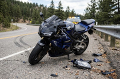 友達がバイク事故で下半身だけになった…