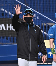 【衝撃】日本ハム・新庄監督さん、1軍ベンチ枠を「あと2人」増やしてほしいと提案ｗｗｗｗｗｗｗｗｗｗ