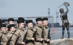 ロシアの隣国リトアニアで志願兵が殺到、韓国では「女性徴兵」まで飛び出す国防論争に