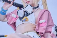 【画像】コスプレイヤーさん、見えてはいけないものがハミ出してしまうｗｗｗ