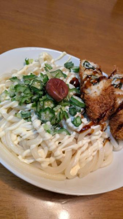 冷凍うどんを冷やし中華のタレで食うの美味すぎ
