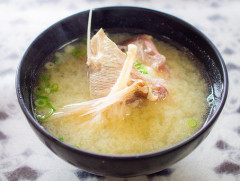 味噌汁に卵入れないでくれる？