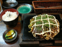 お好み焼きってご飯のオカズになるよな？