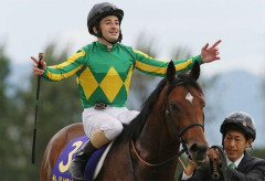 【悲報】ルメールさん、サッカーファンを敵に回す「日本では競馬が野球に次ぐ人気2位のスポーツ」・・・・・・・・・