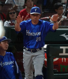【悲報】DeNA相川監督、試合後に自らマスコミへ切り出してしまうｗ