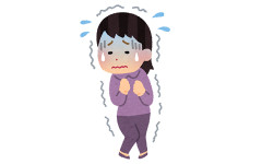 一人暮らし中、深夜にドアノブを回され、覗くと一階上の夫婦の男性だった。「間違えた～」で済んだが…