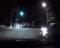 【動画】ライトを消して逃走する軽自動車。浜松で撮影された交通事故のドラレコ。